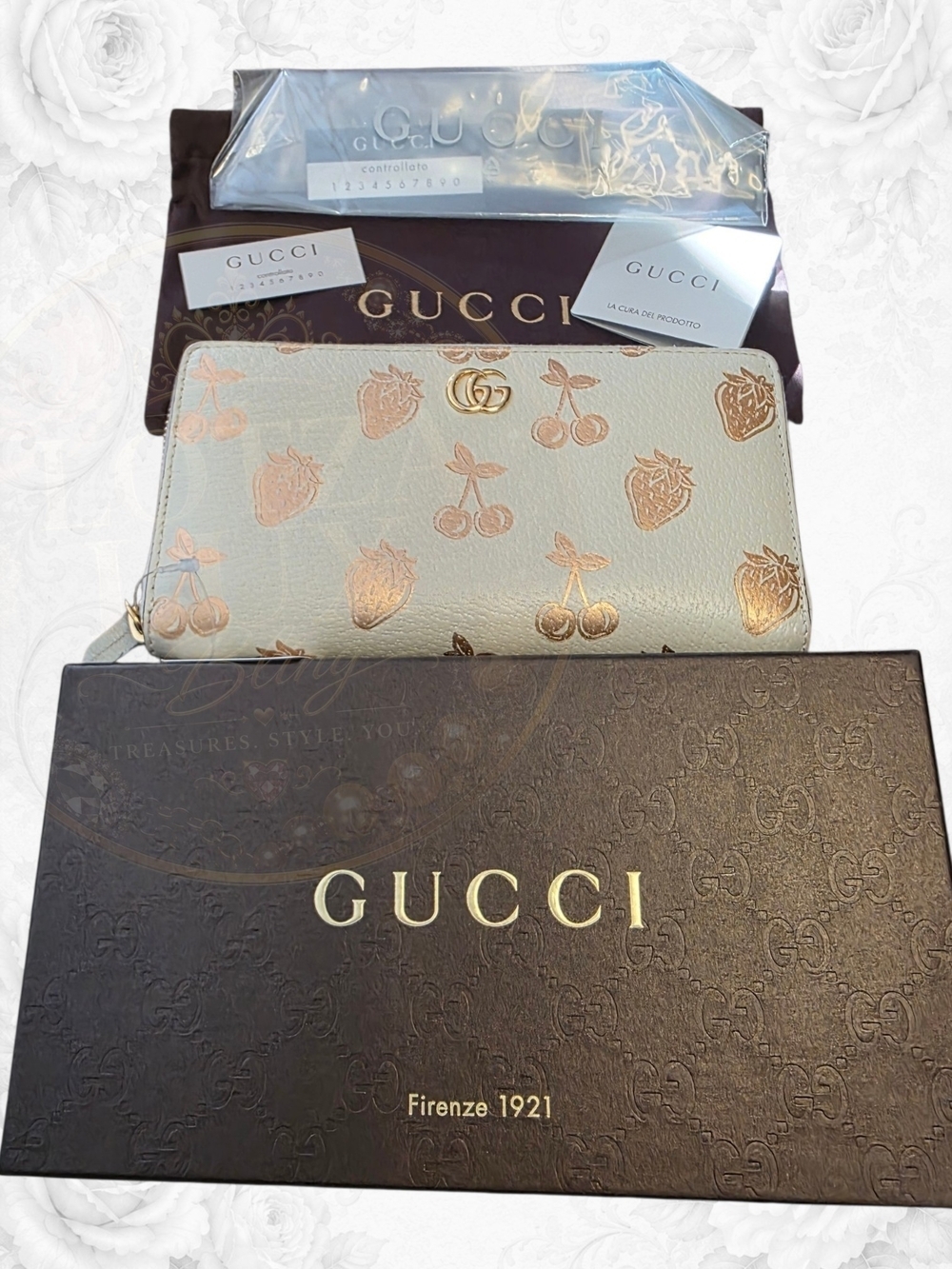 Collectors Gucci GG Marmont Strawberry Cherry Fruit Print Zip Around Wallet Rare